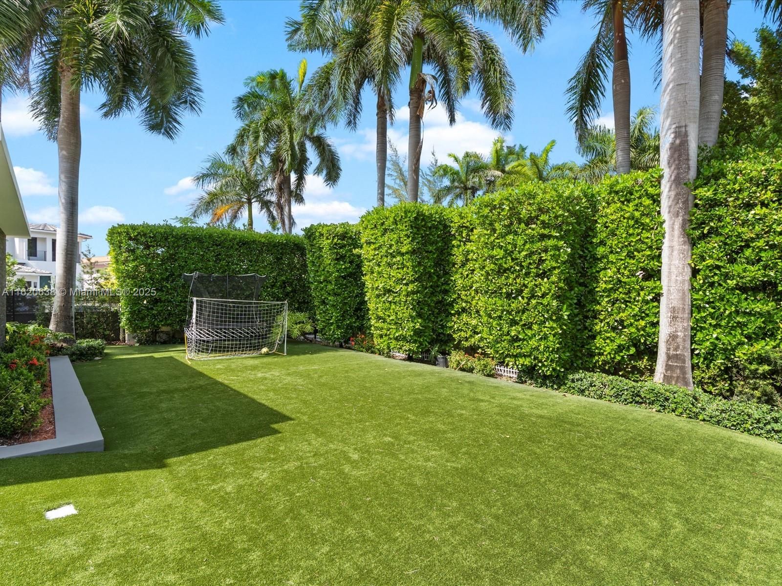 GOLDEN BEACH SEC D - Residential