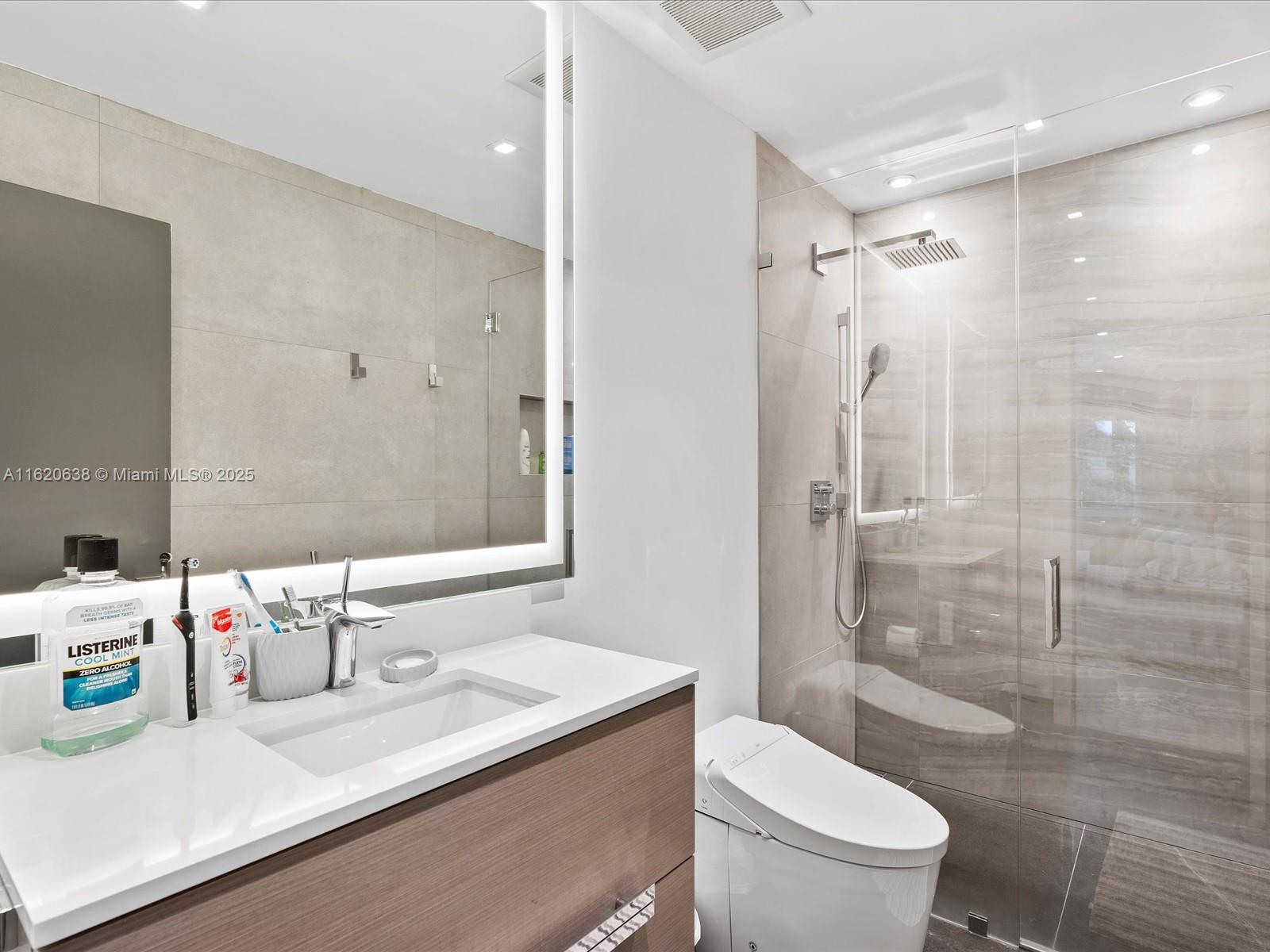 GOLDEN BEACH SEC D - Residential