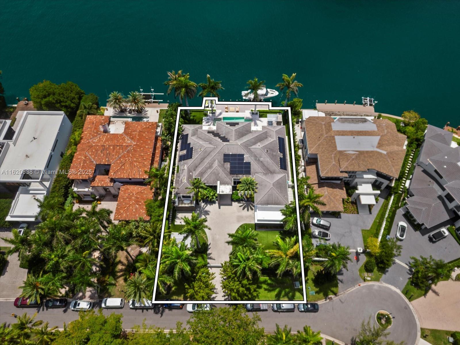 GOLDEN BEACH SEC D - Residential
