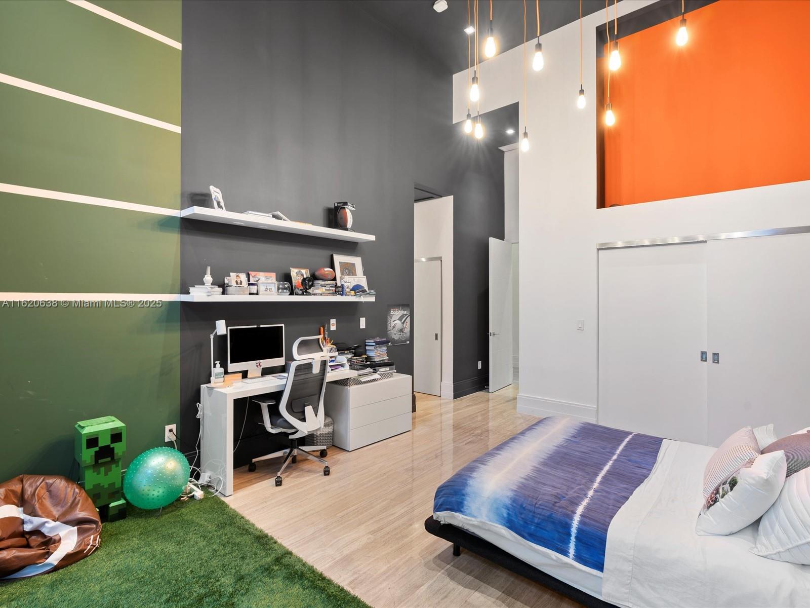 GOLDEN BEACH SEC D - Residential