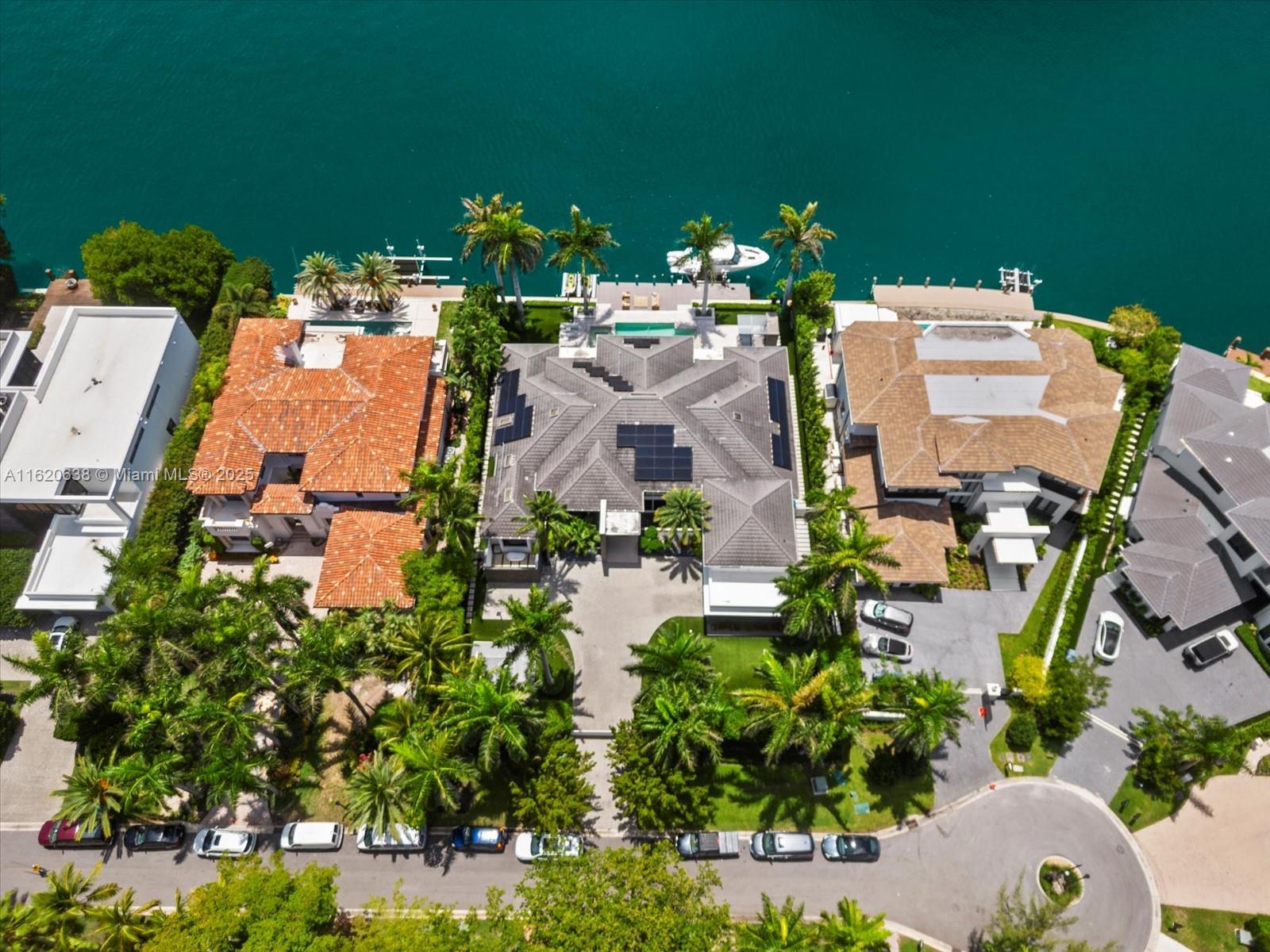 GOLDEN BEACH SEC D - Residential