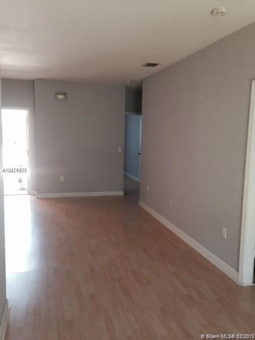 GATED COMMUNITY, LAMINATED FLOORS, WASHER AND DRYER IN UNIT, AND MANY AMENITIES. Lease expires 8/31/2018