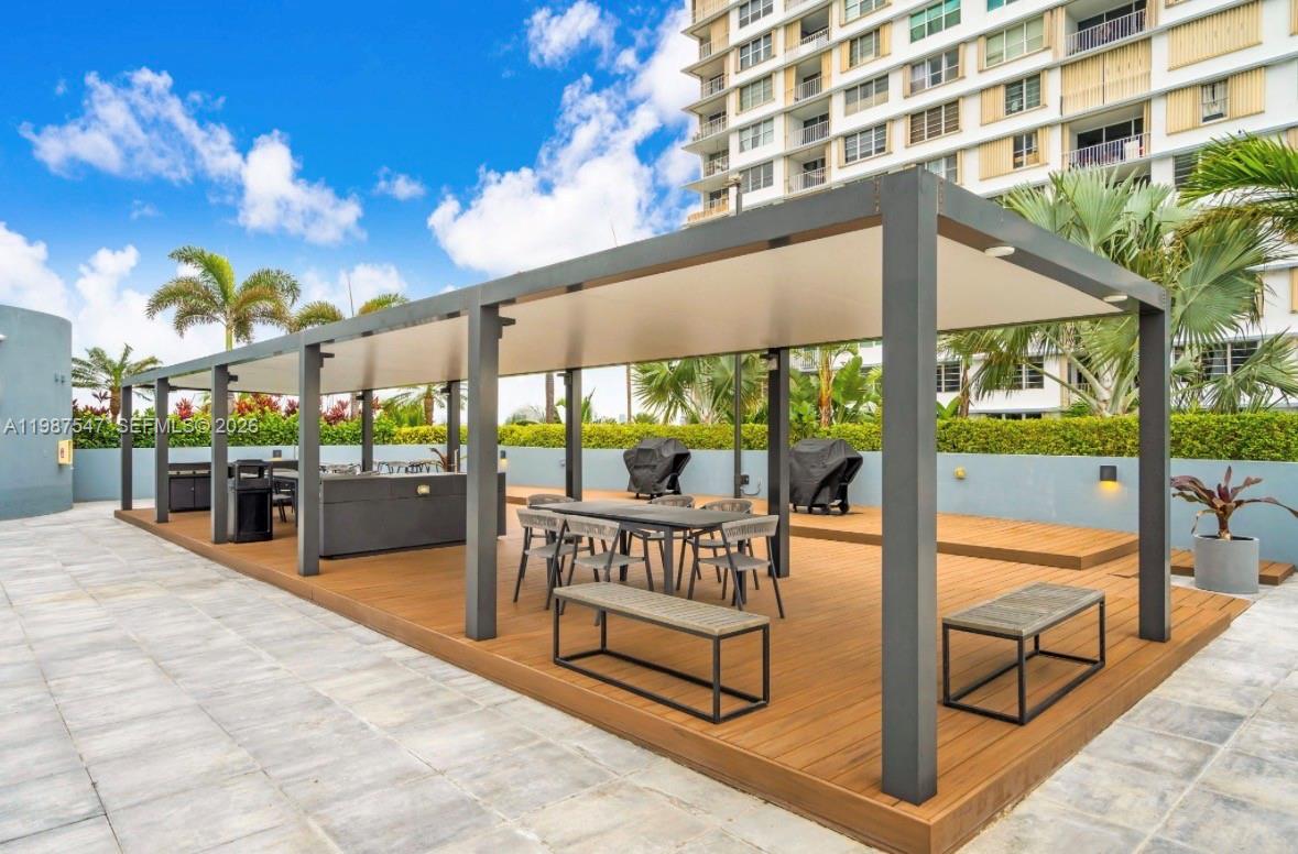 THE BRIDGEWATER CONDO - Residential Lease