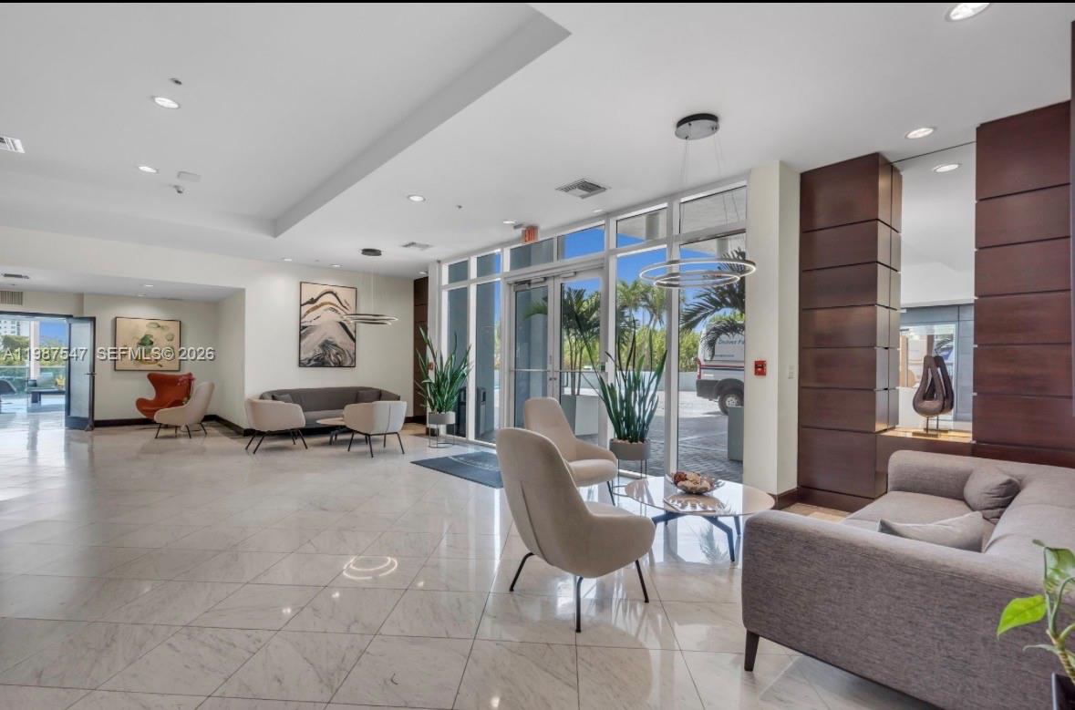 THE BRIDGEWATER CONDO - Residential Lease