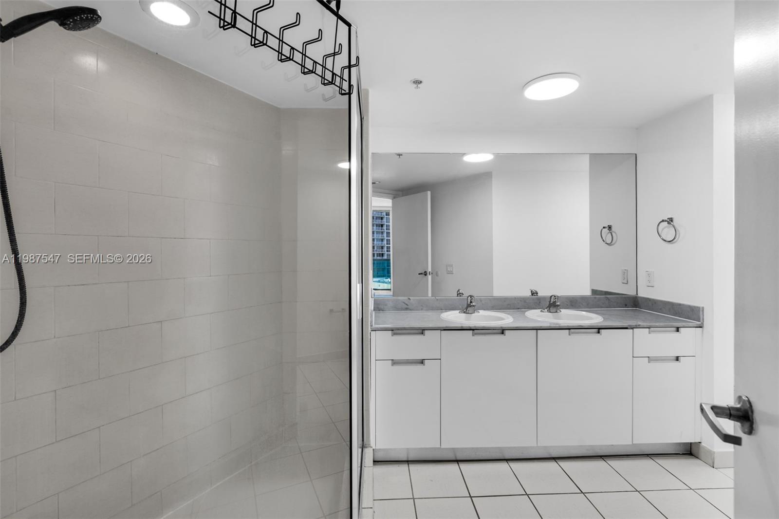 THE BRIDGEWATER CONDO - Residential Lease