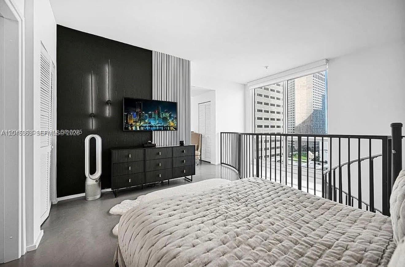 MET 1 CONDO - Residential