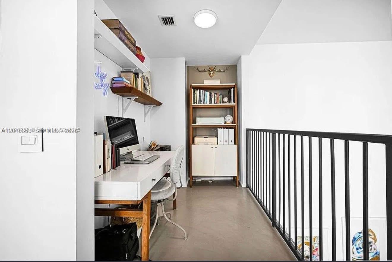 MET 1 CONDO - Residential