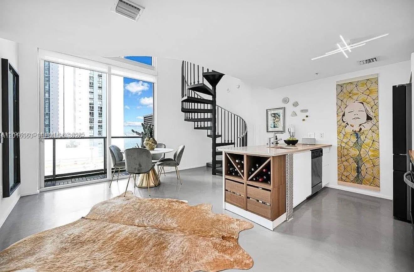 MET 1 CONDO - Residential