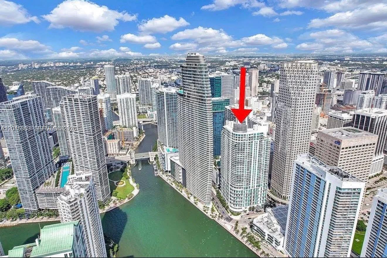 MET 1 CONDO - Residential