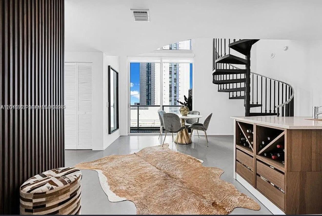 MET 1 CONDO - Residential