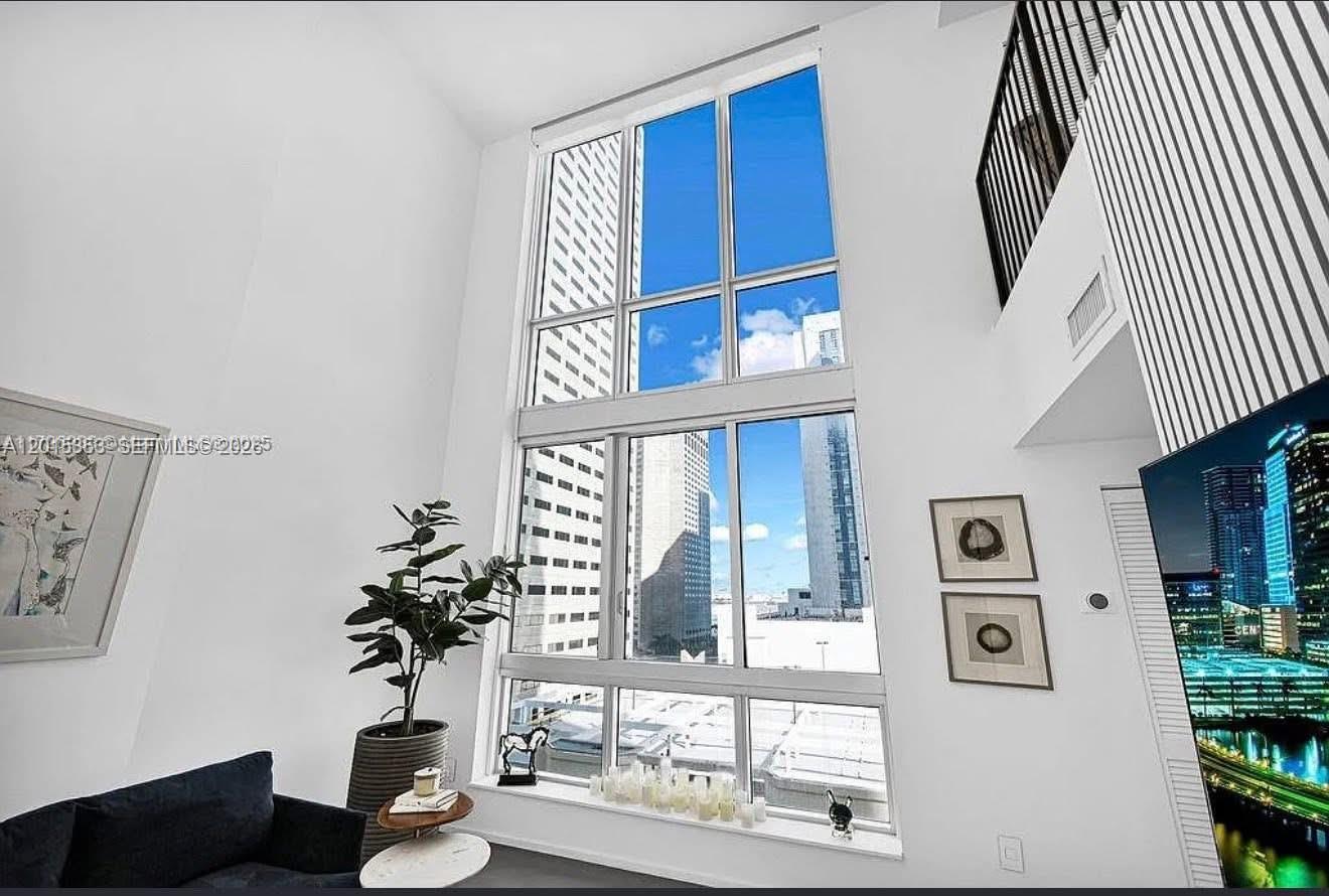 MET 1 CONDO - Residential
