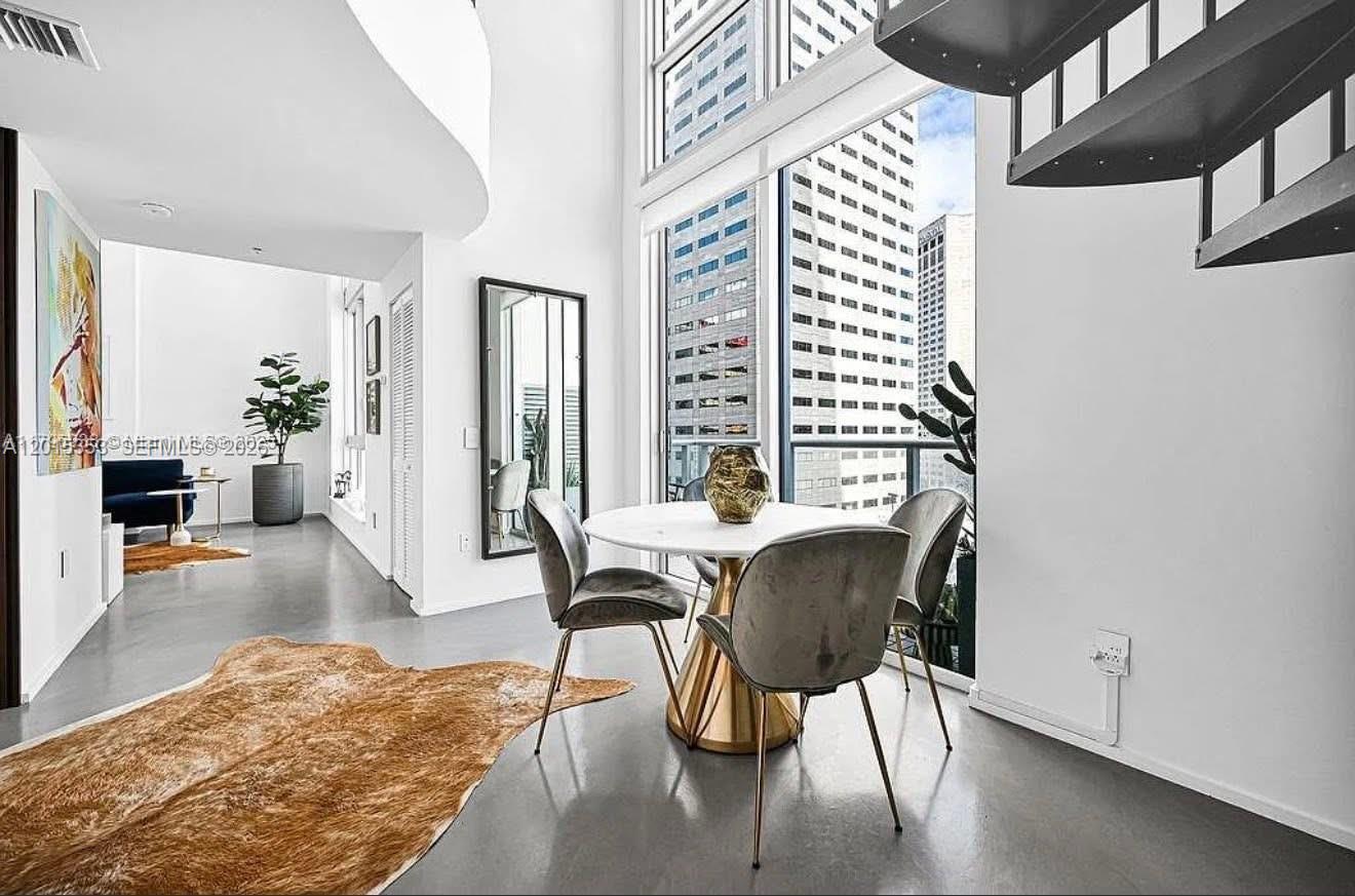 MET 1 CONDO - Residential