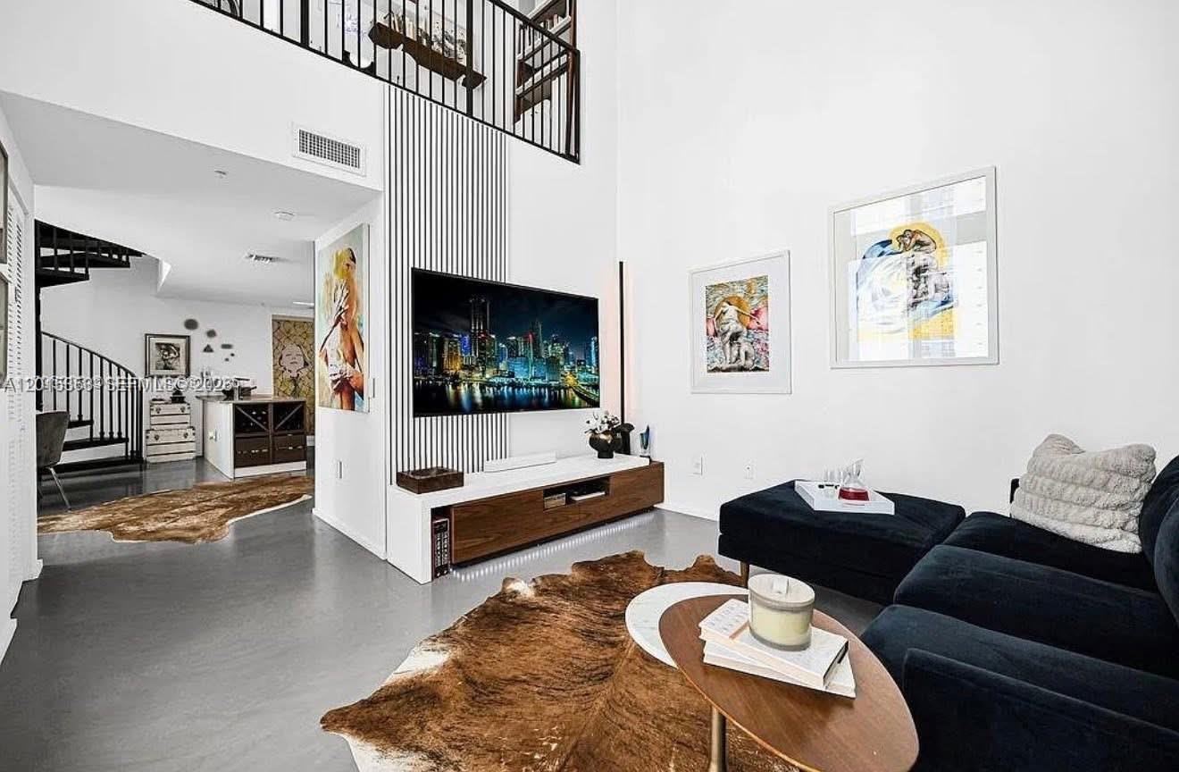 MET 1 CONDO - Residential