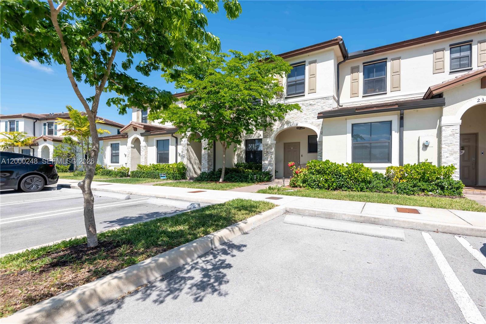 ENCLAVE SOUTH PHASE 2 - Residential