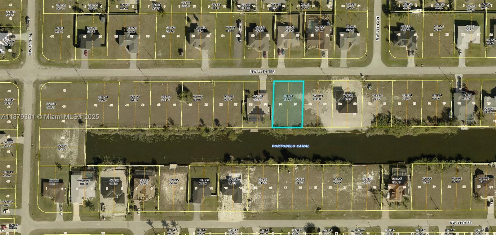 This exceptional freshwater lot is situated in the heart of Northwest Cape Coral, offering access to three distinct lakes, perfect for family boating excursions. A short drive will lead you to the fine dining options at Burnt Store Marina, the prestigious golfing experience at Cape Royal, and the vibrant shopping scene in Downtown Cape Coral. This presents an ideal opportunity to construct your dream home and embrace the Southwest Florida lifestyle you have always envisioned.