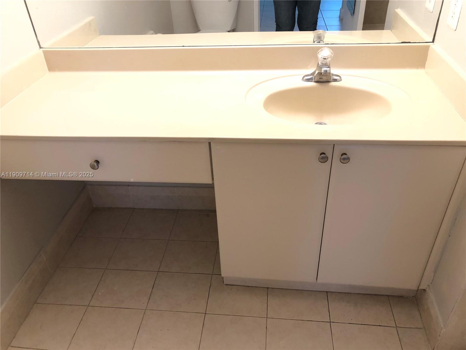 THE GREENS AT DORAL CONDO - Residential Lease