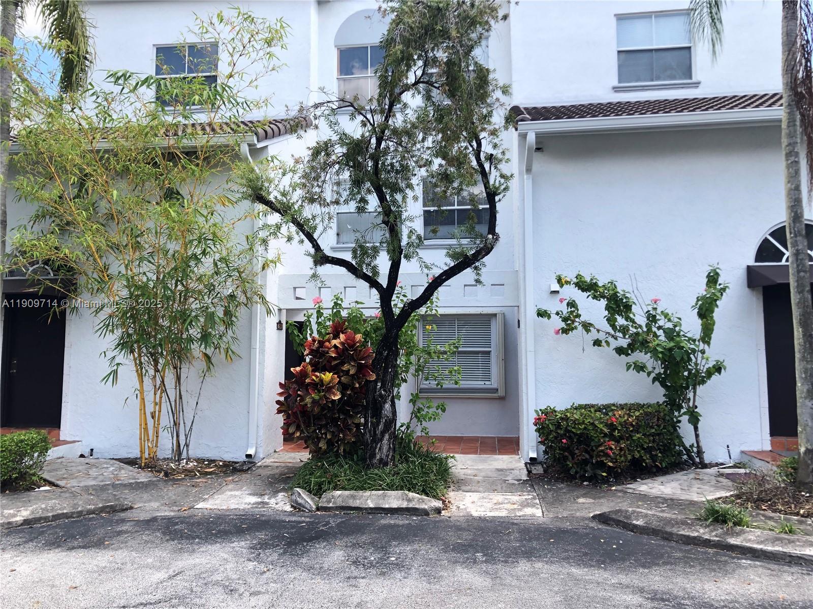 THE GREENS AT DORAL CONDO - Residential Lease