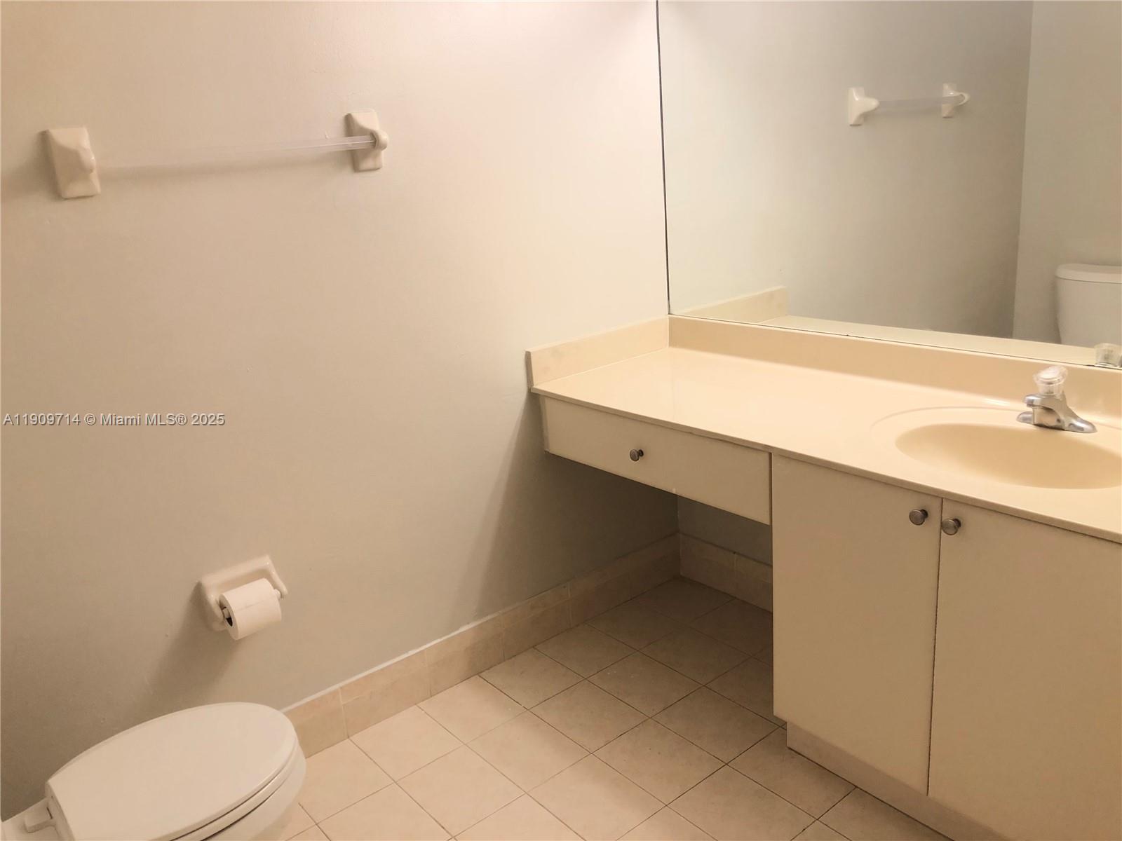 THE GREENS AT DORAL CONDO - Residential Lease