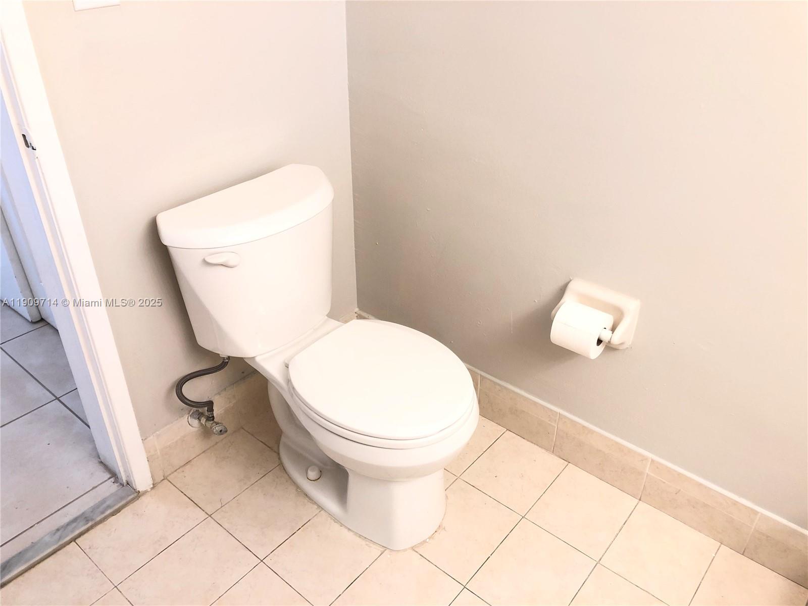 THE GREENS AT DORAL CONDO - Residential Lease