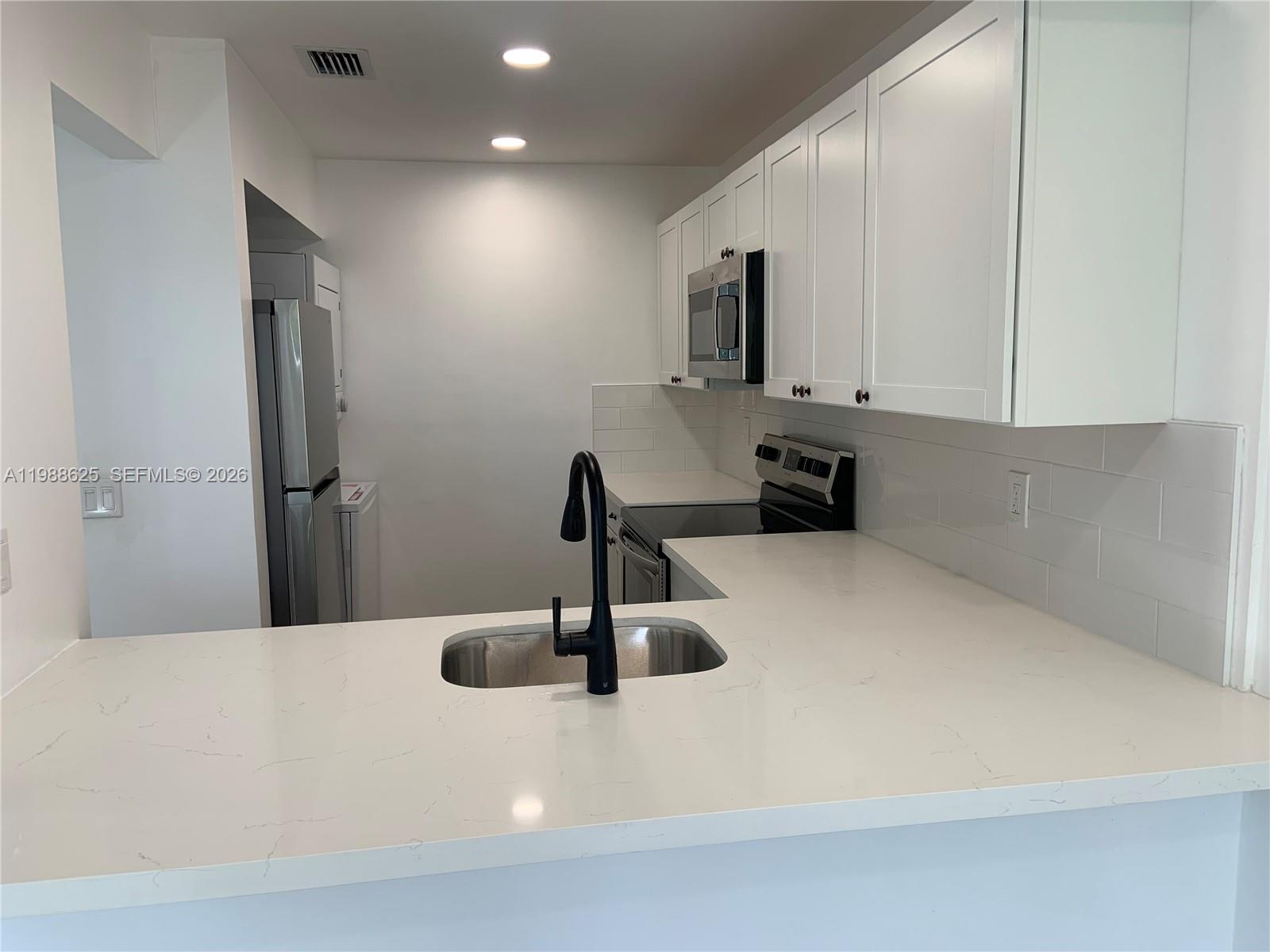 PALM PLACE CONDO - Residential Lease