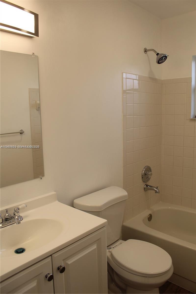 PALM PLACE CONDO - Residential Lease