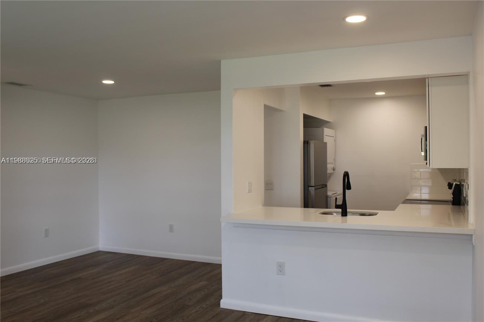 PALM PLACE CONDO - Residential Lease