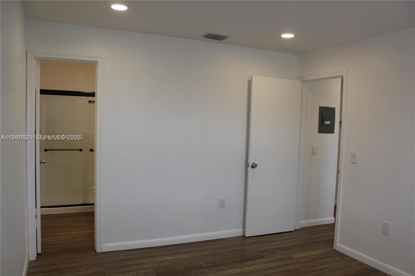 PALM PLACE CONDO - Residential Lease