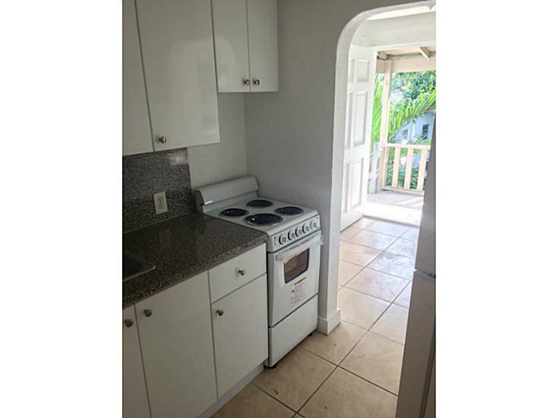 Charming Miami Morningside area totally renovated unit. 1 Bed /1 Bath 500 SqFt, tiled, updated bathroom, new Kitchen, appliances, and washer & dryer inside