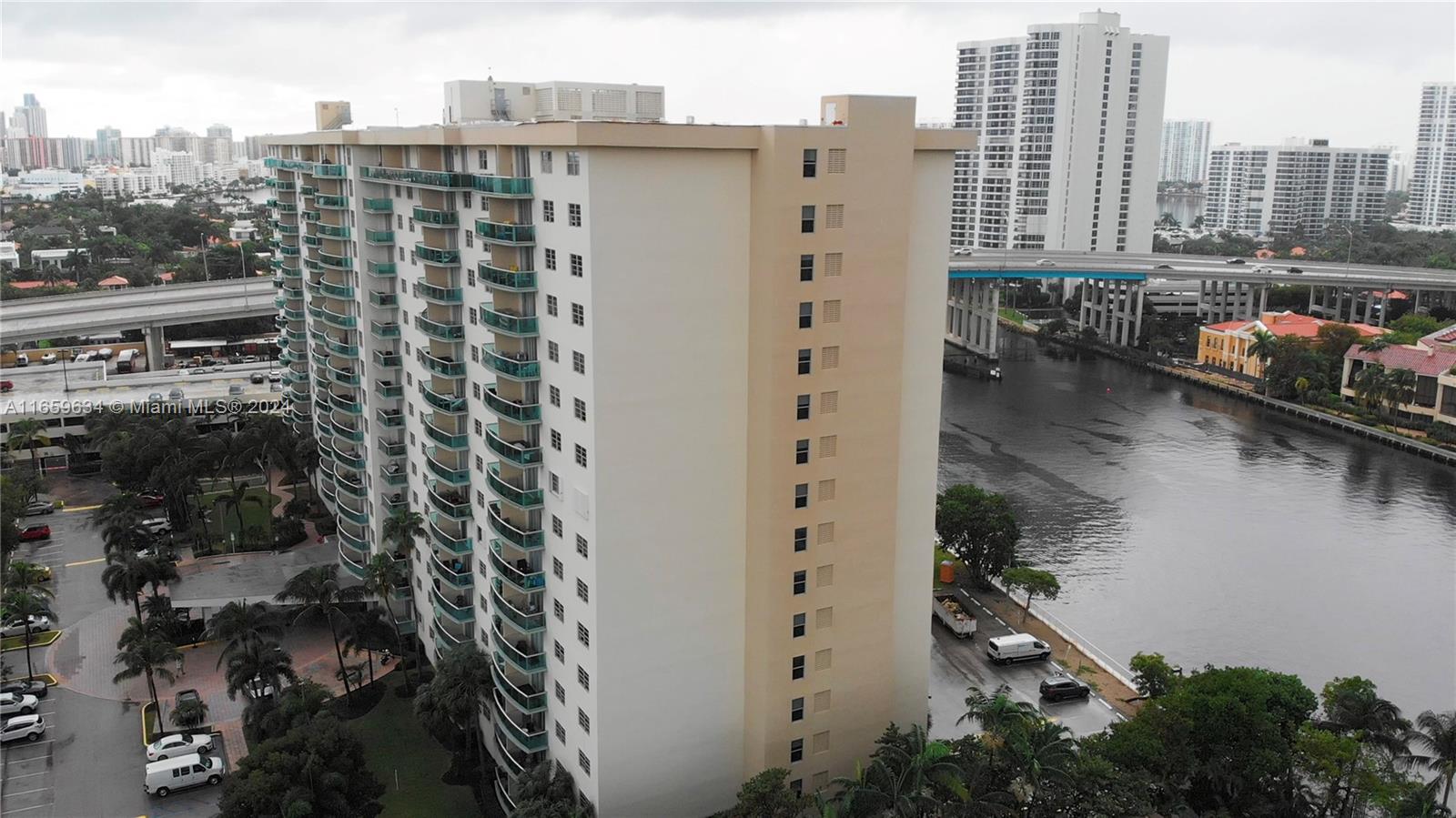 OCEANVIEW BUILDING A COND - Residential