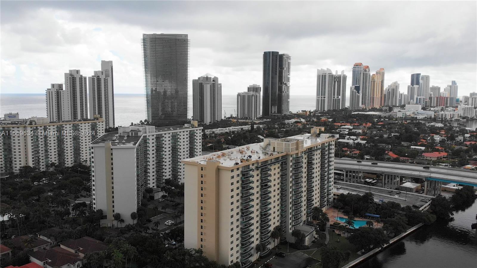 OCEANVIEW BUILDING A COND - Residential