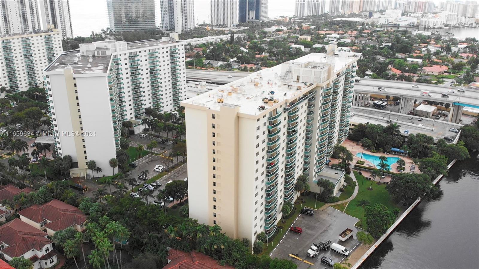 OCEANVIEW BUILDING A COND - Residential