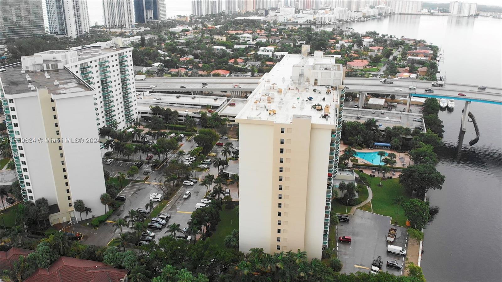 OCEANVIEW BUILDING A COND - Residential