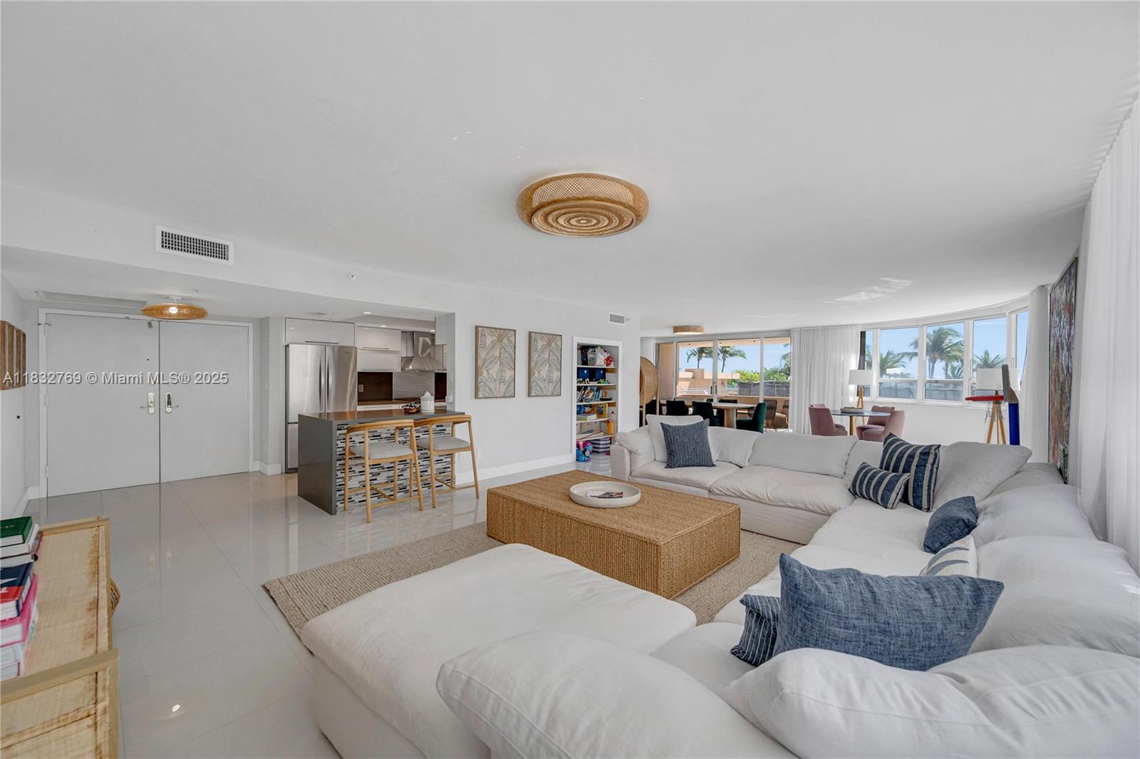 10175 Collins Ave 102