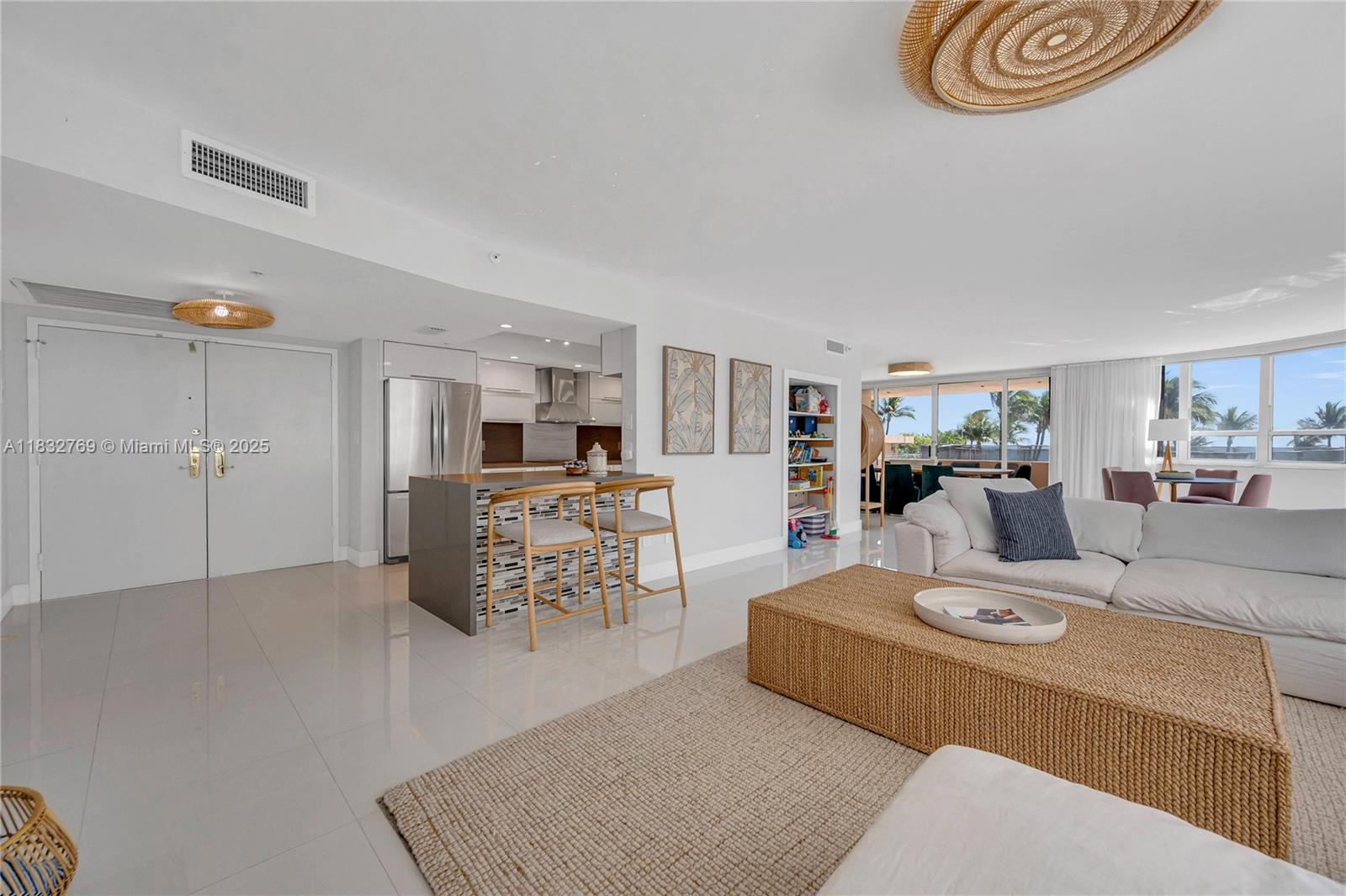 10175 Collins Ave 102