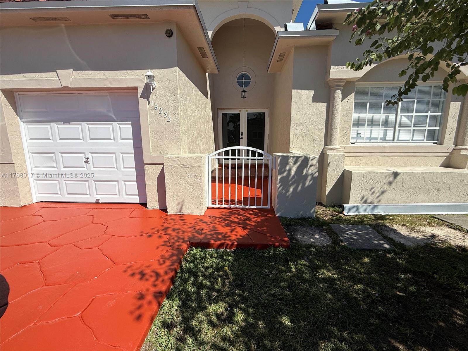 This three-bedroom, two-bathroom home is completely renovated and features all new stainless steel appliances. It's close to great markets and schools. It has a concrete patio, great for entertaining, and is located in a gated community.