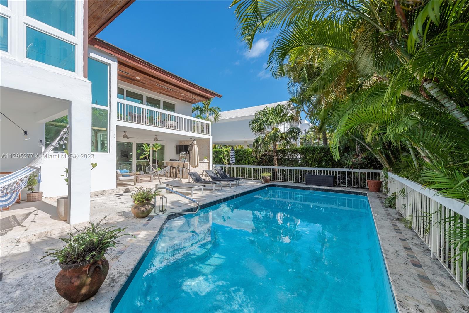 TROPICAL ISLE HOMES SUB 4 - Residential