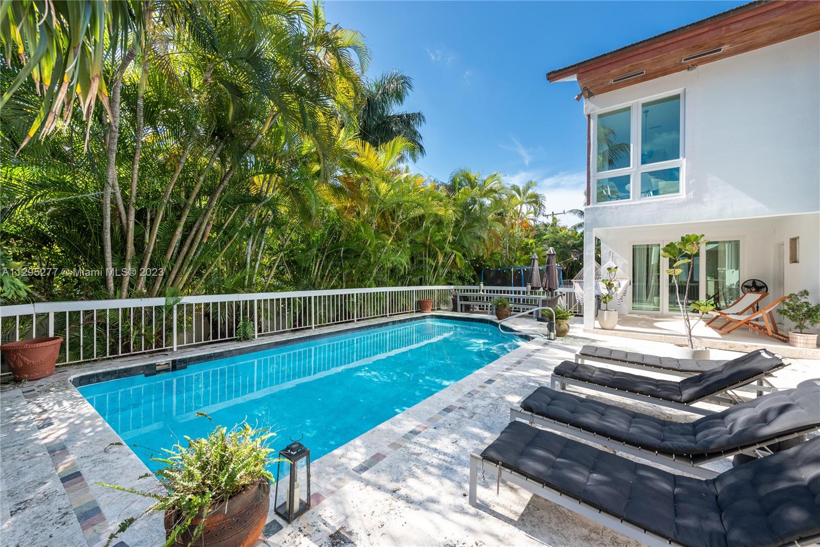 TROPICAL ISLE HOMES SUB 4 - Residential