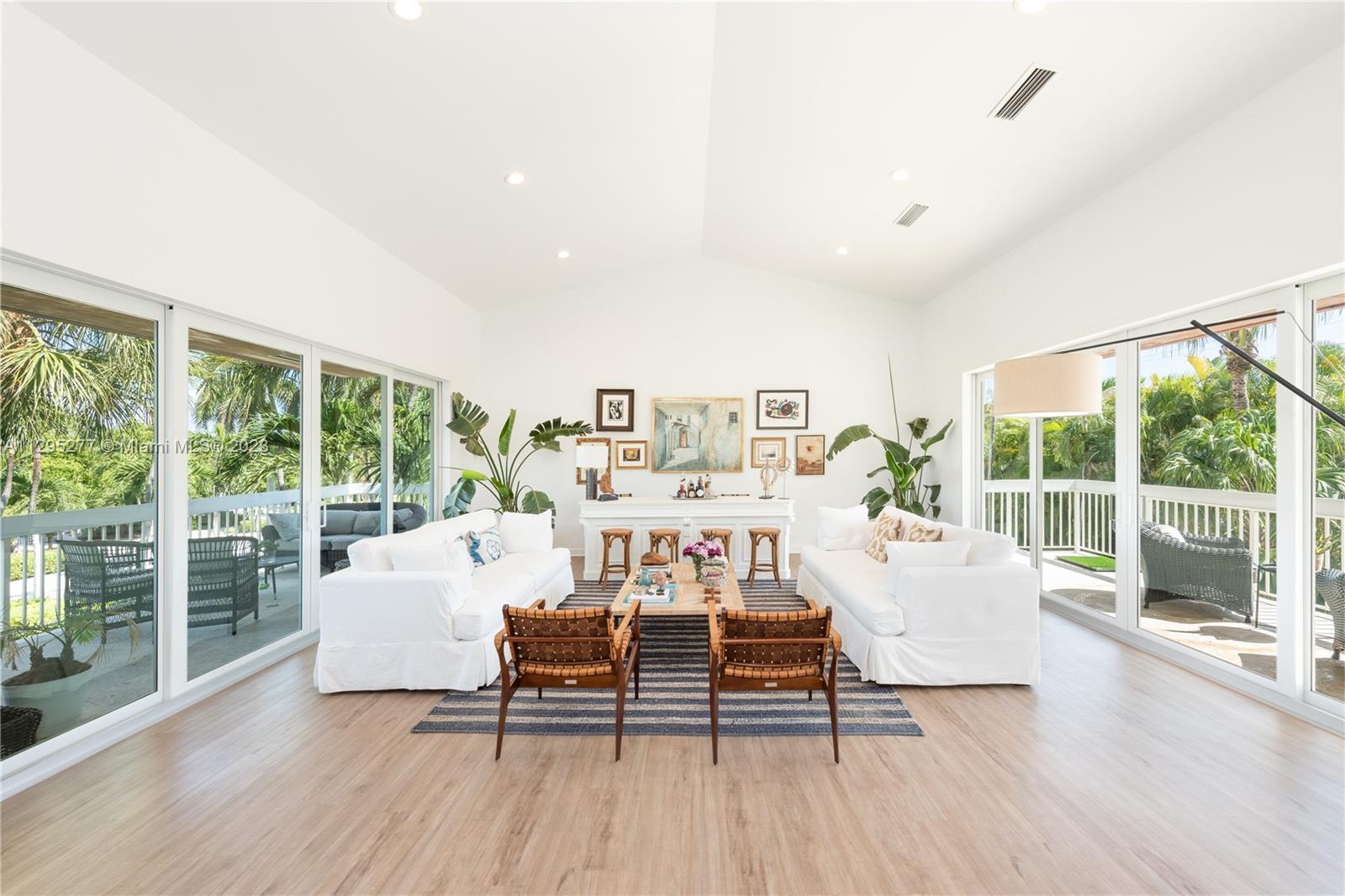 TROPICAL ISLE HOMES SUB 4 - Residential