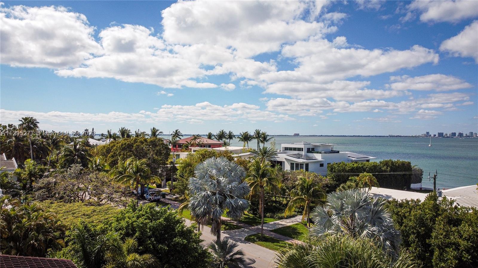 TROPICAL ISLE HOMES SUB 4 - Residential