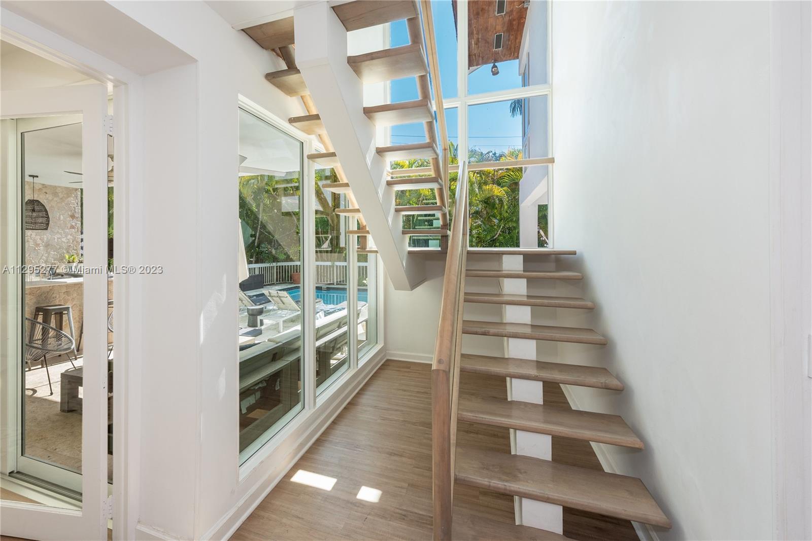 TROPICAL ISLE HOMES SUB 4 - Residential