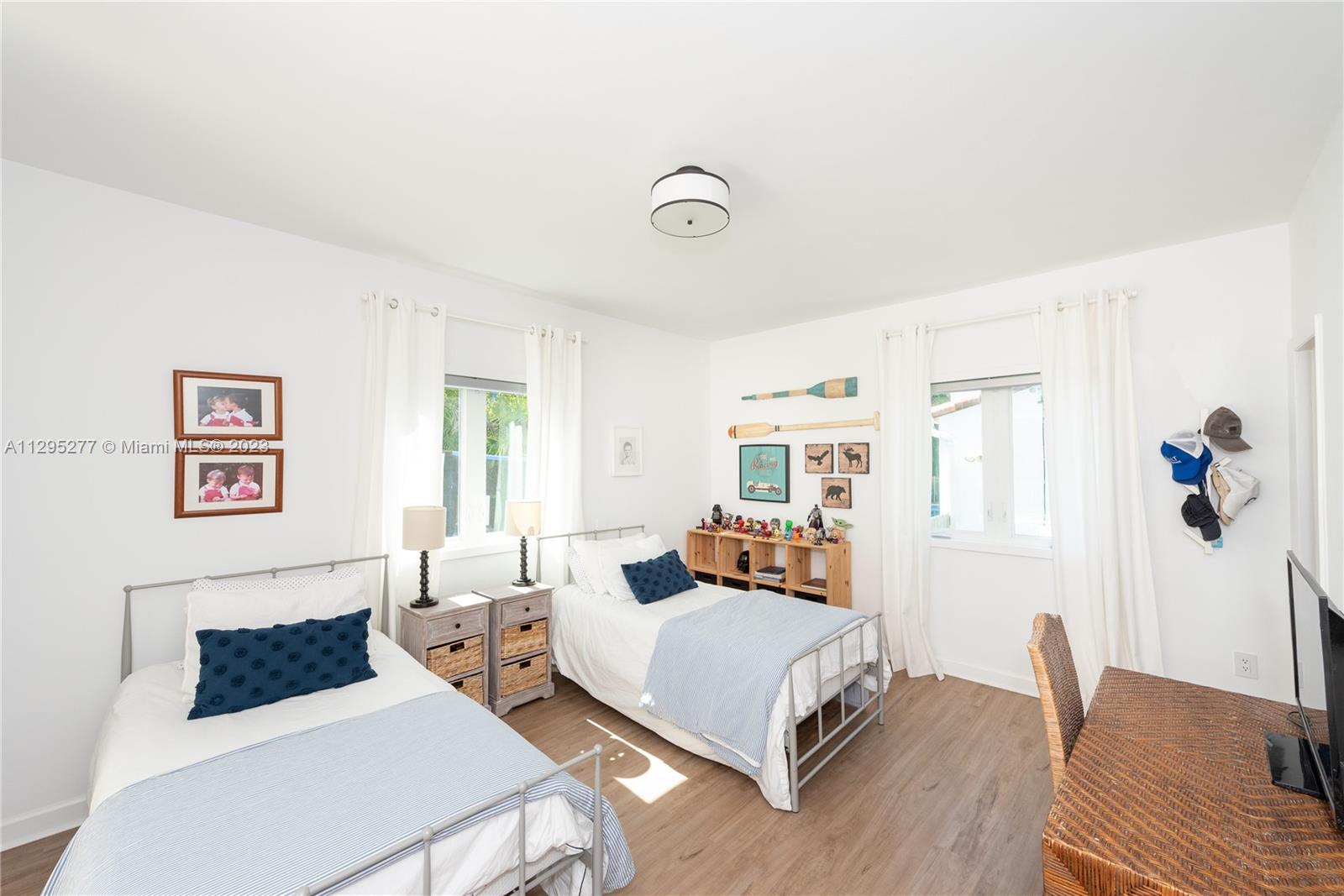 TROPICAL ISLE HOMES SUB 4 - Residential