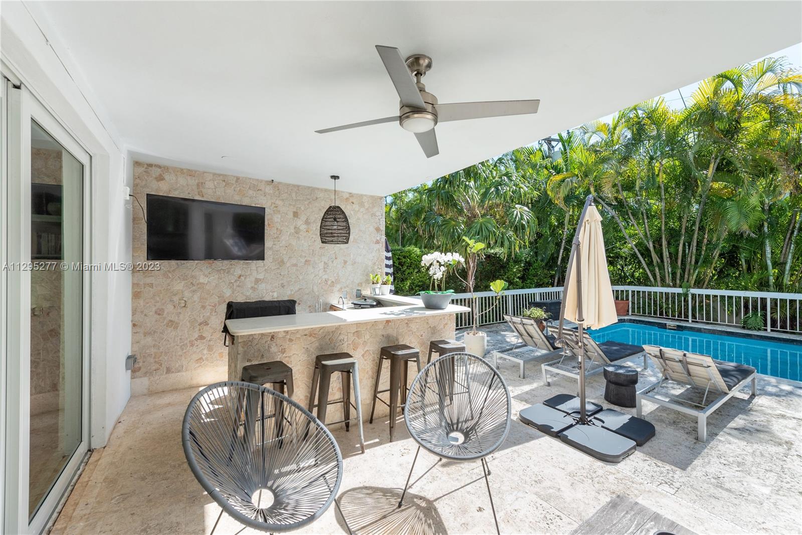 TROPICAL ISLE HOMES SUB 4 - Residential