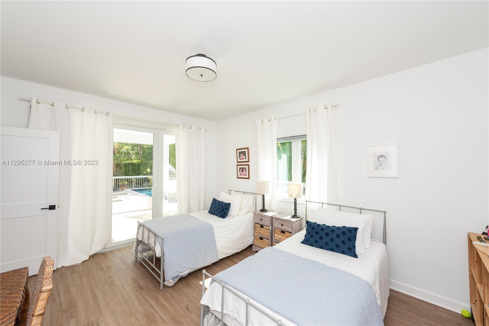 TROPICAL ISLE HOMES SUB 4 - Residential