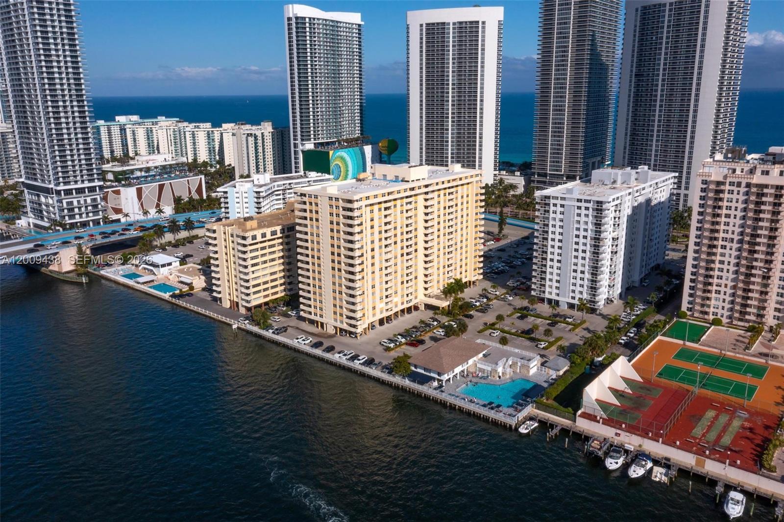 PLAZA TOWERS NORTH CONDO - Residential