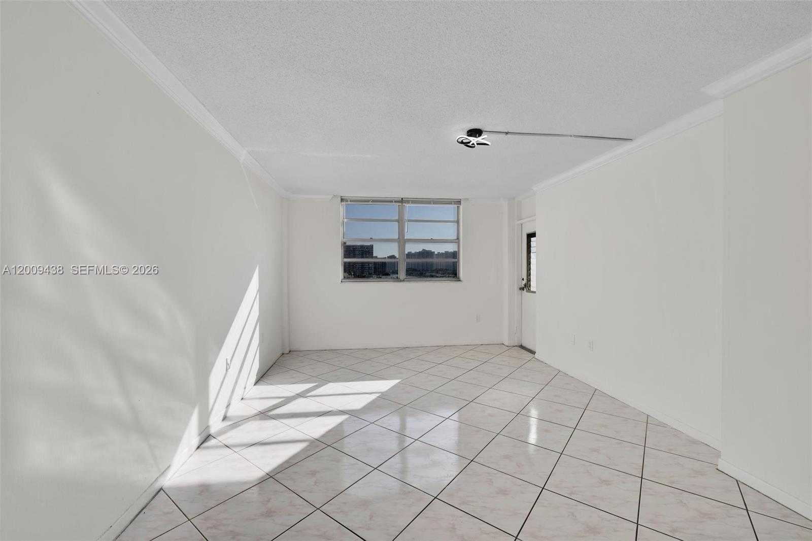 PLAZA TOWERS NORTH CONDO - Residential