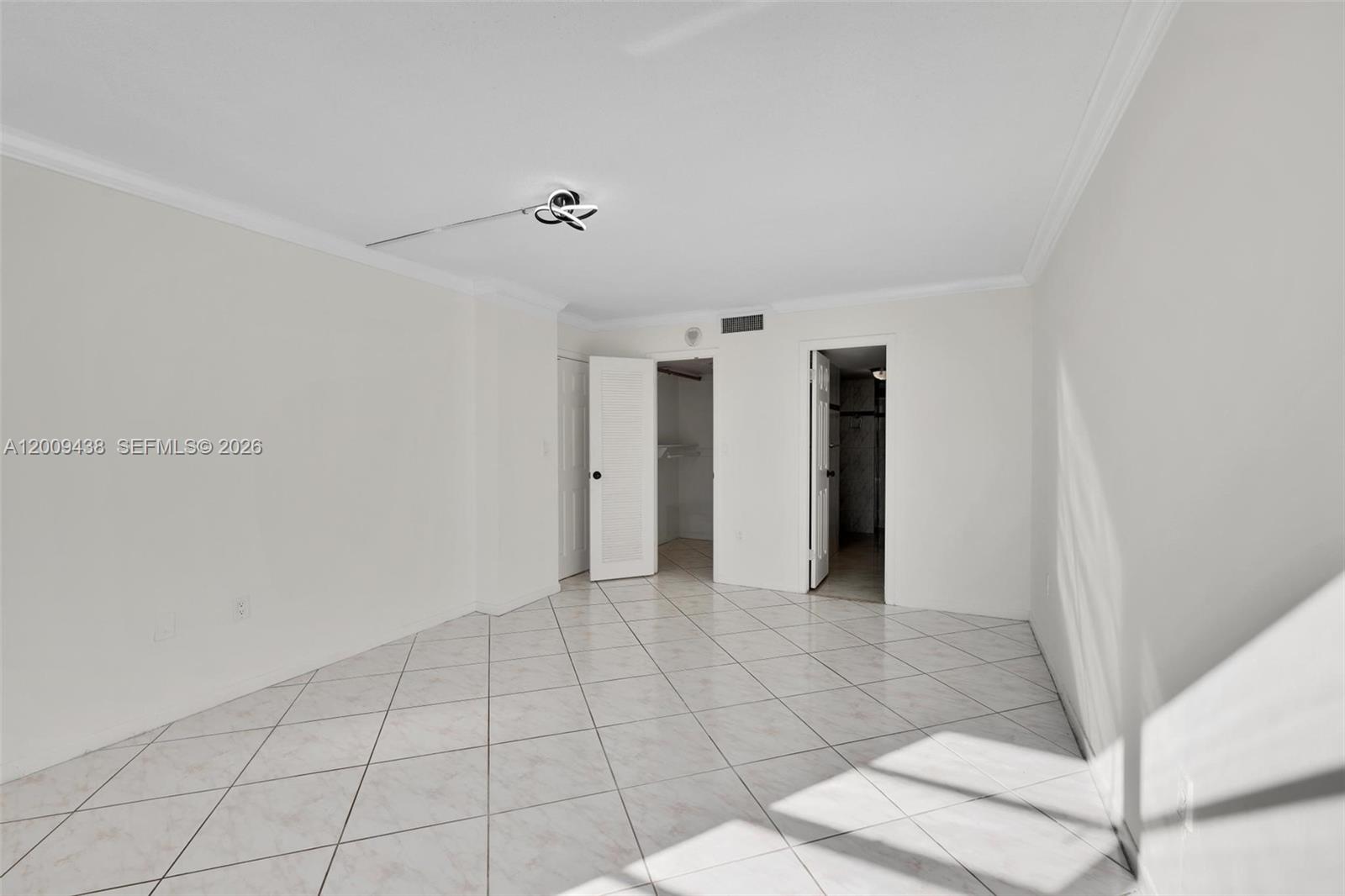 PLAZA TOWERS NORTH CONDO - Residential