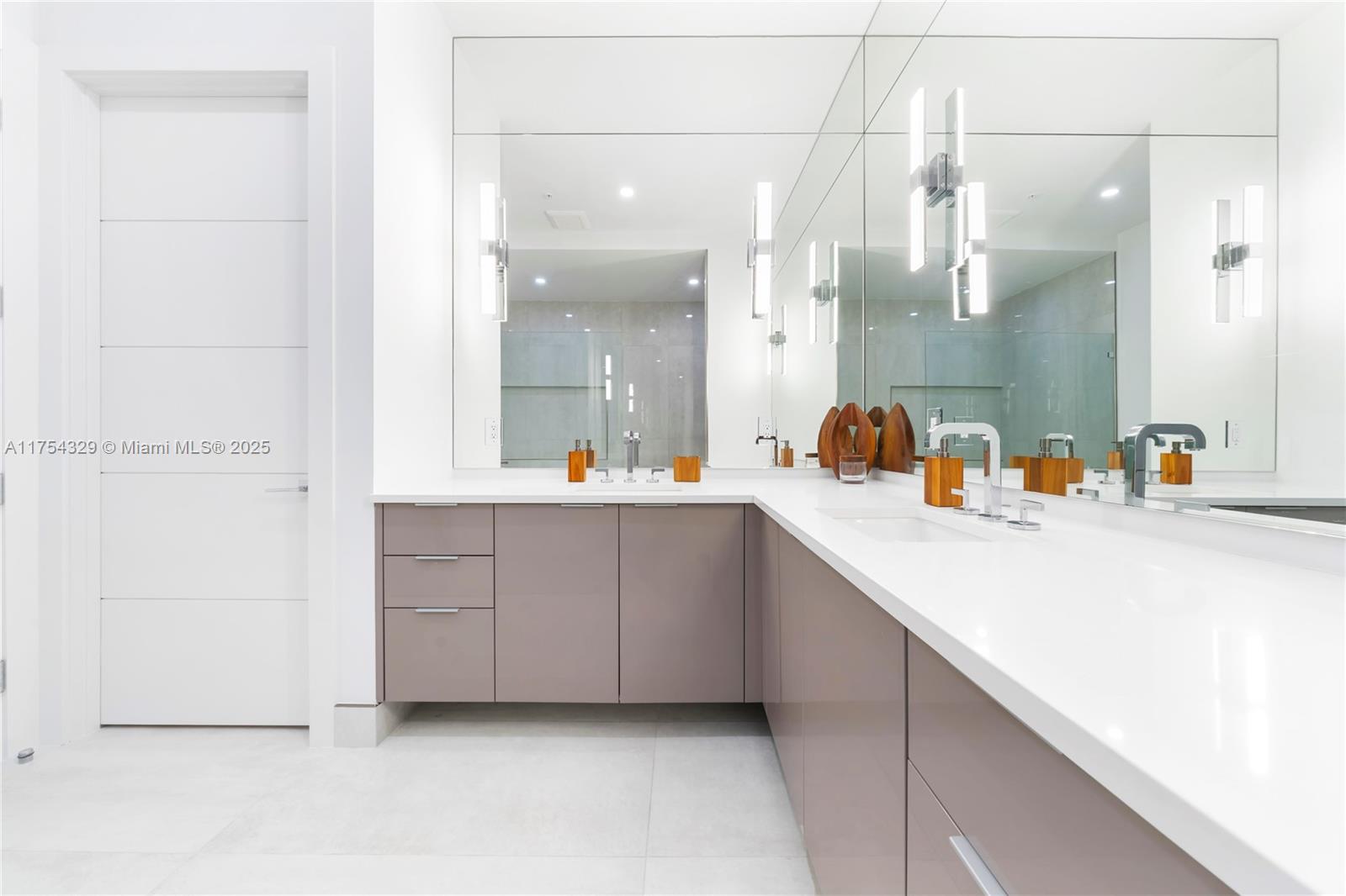 EASTERN SHORES - Residential