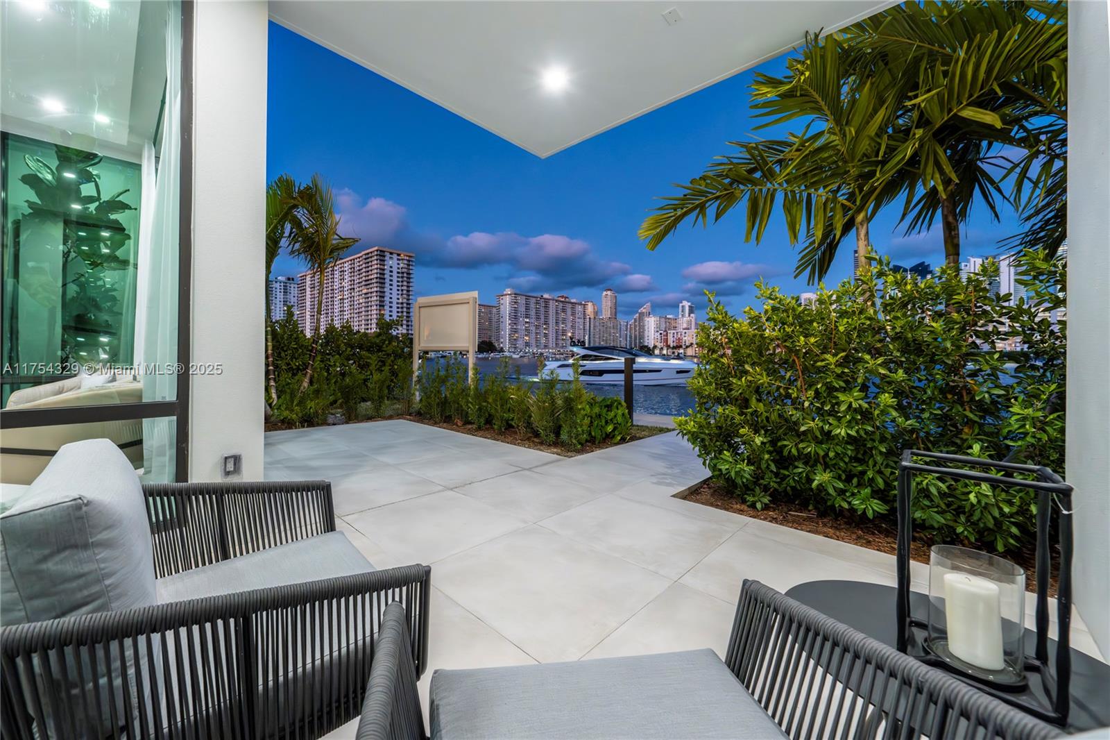 EASTERN SHORES - Residential