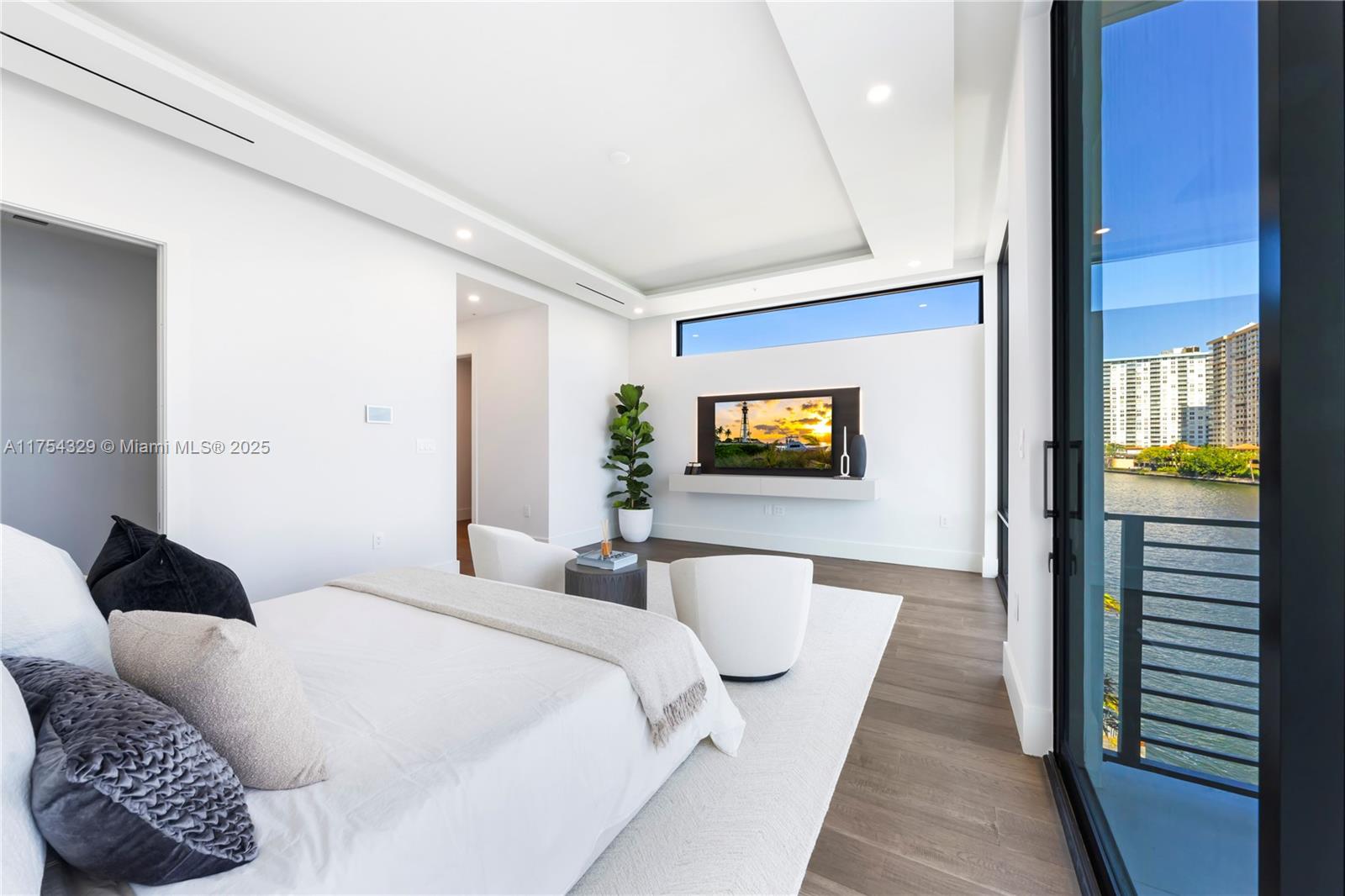 EASTERN SHORES - Residential