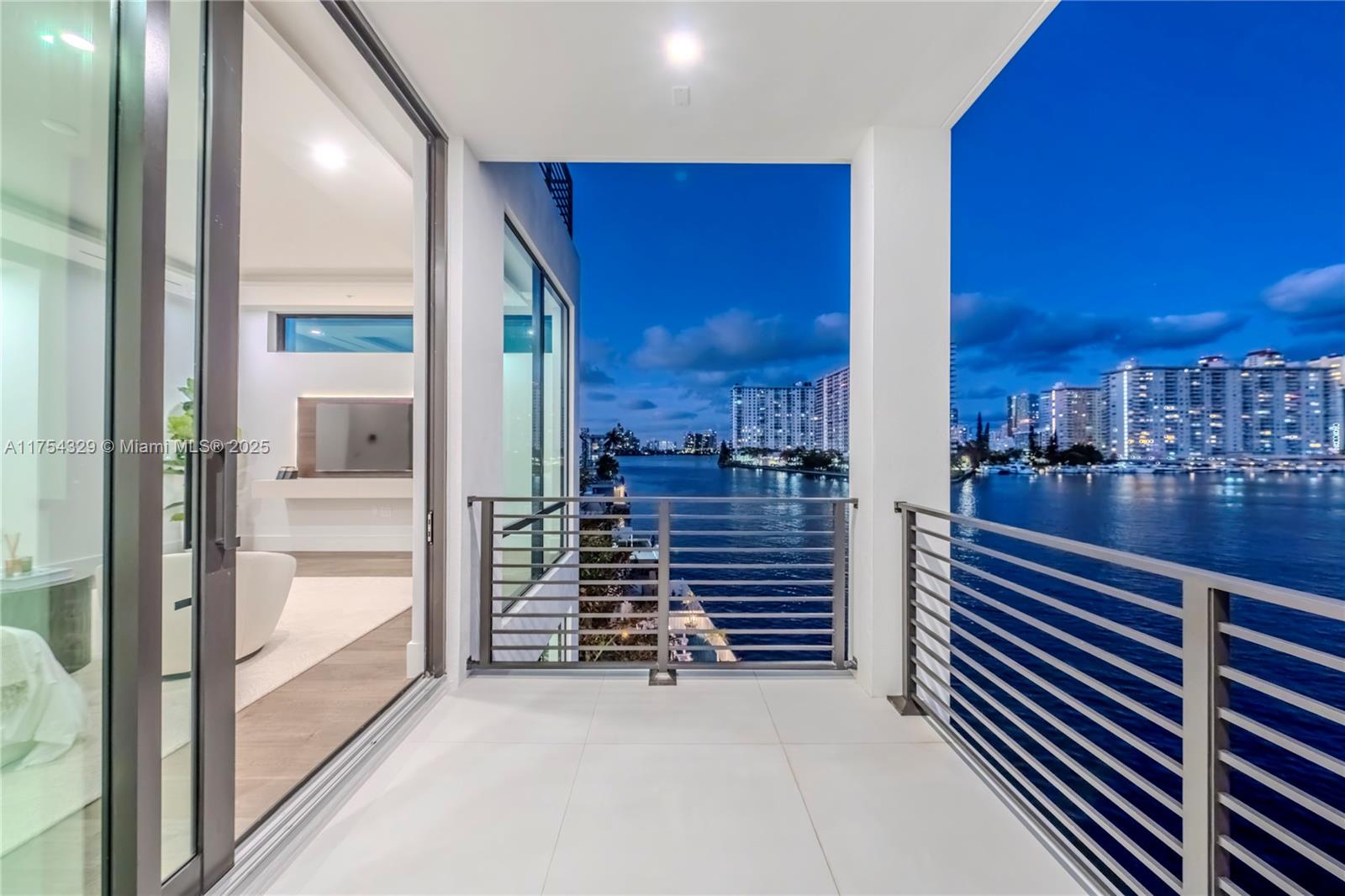 EASTERN SHORES - Residential